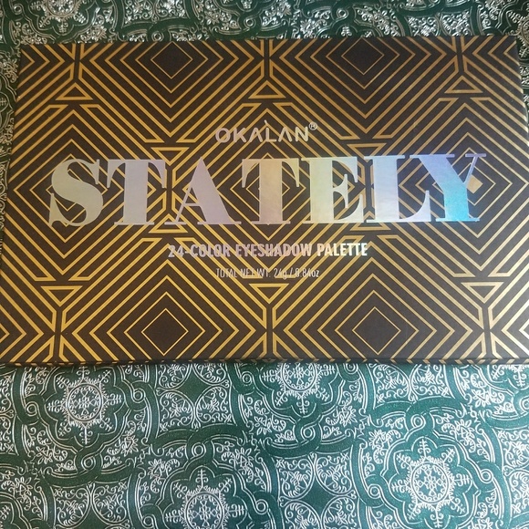 Makeup - Picture 2 of 3